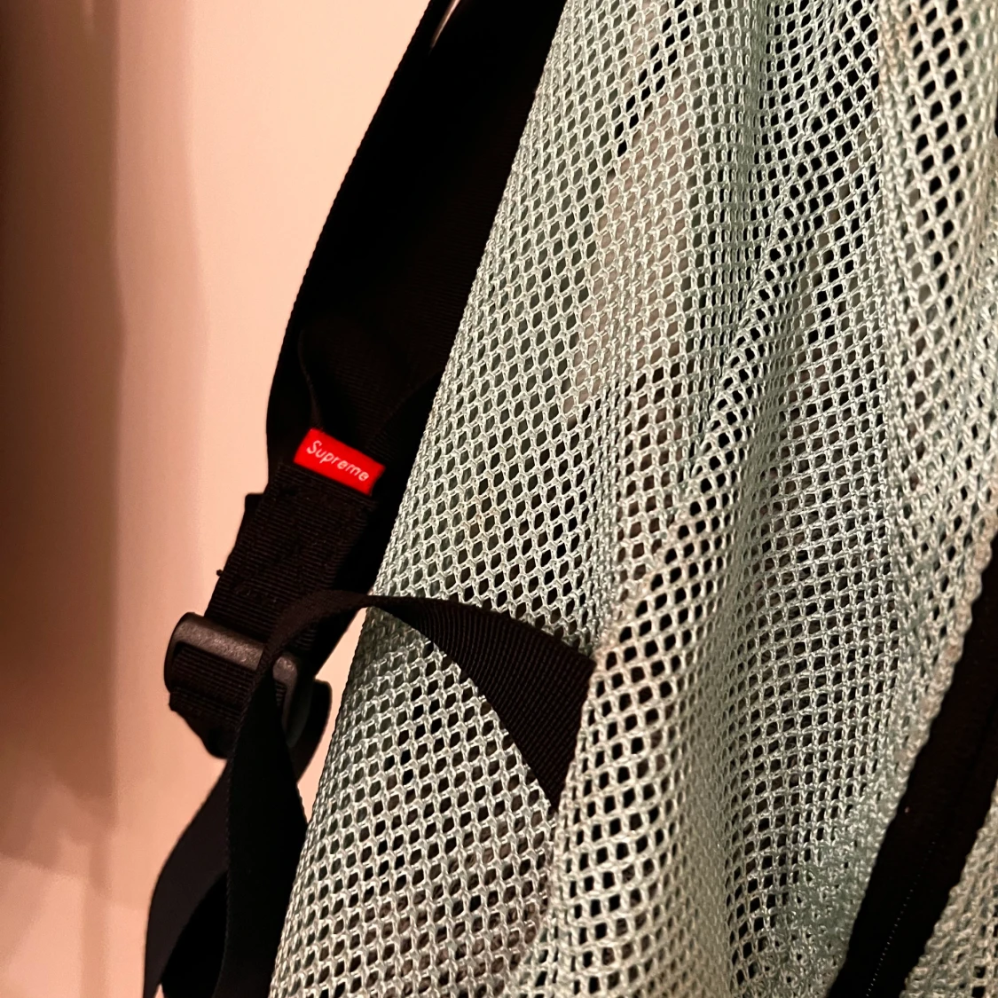 SUPREME ryggsäck i mesh - 91