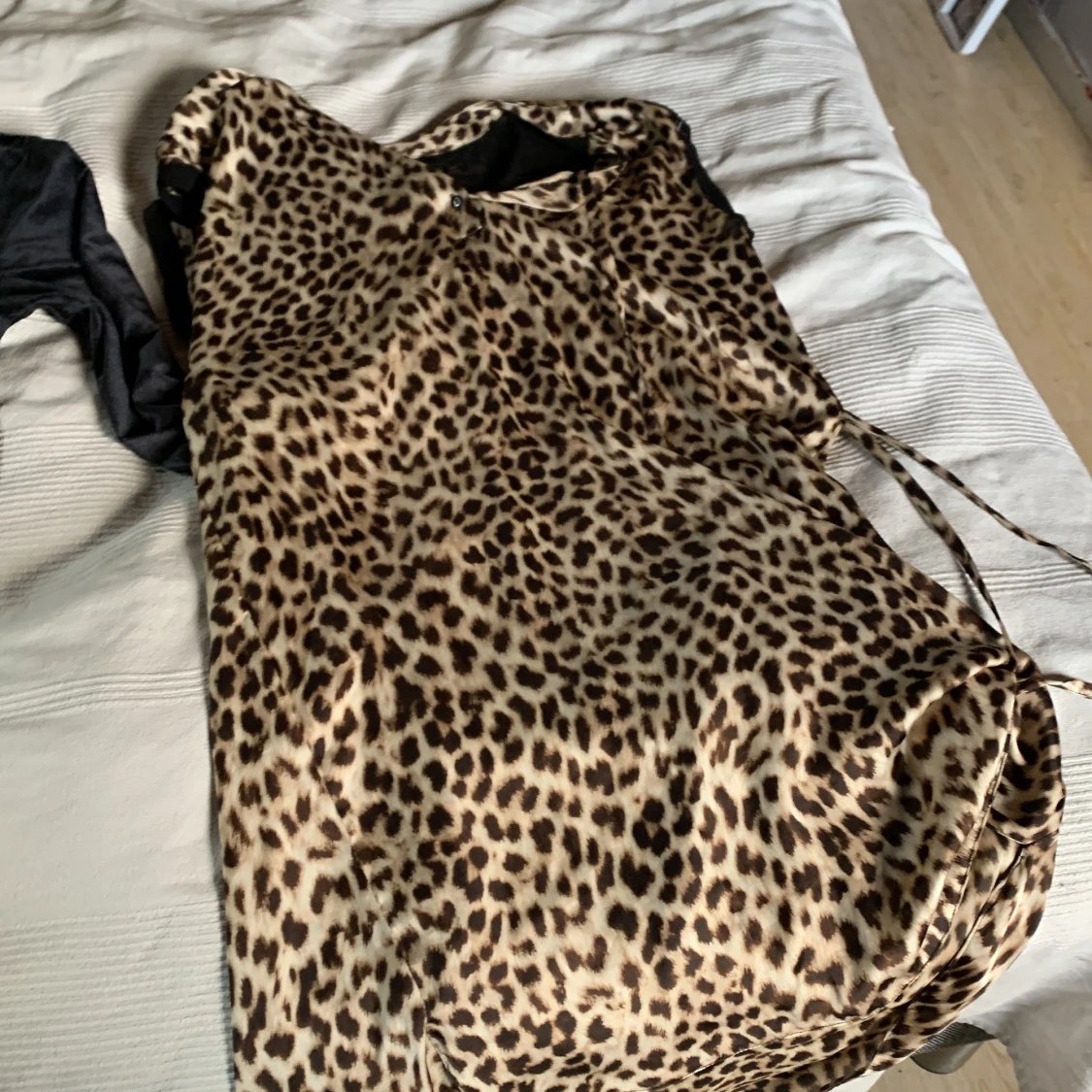 3 klänningar säljes  - 91