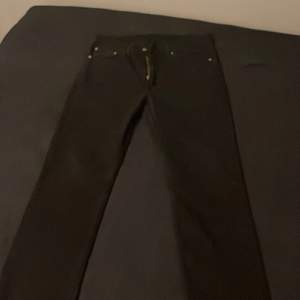 Svarta levis jeans i storlek W32 L30