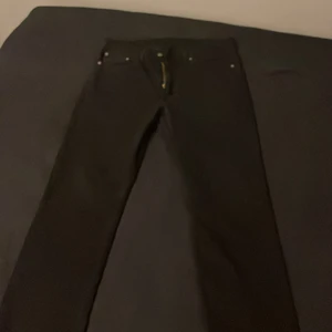 Levis jeans storlek 32/30 - Svarta levis jeans i storlek W32 L30
