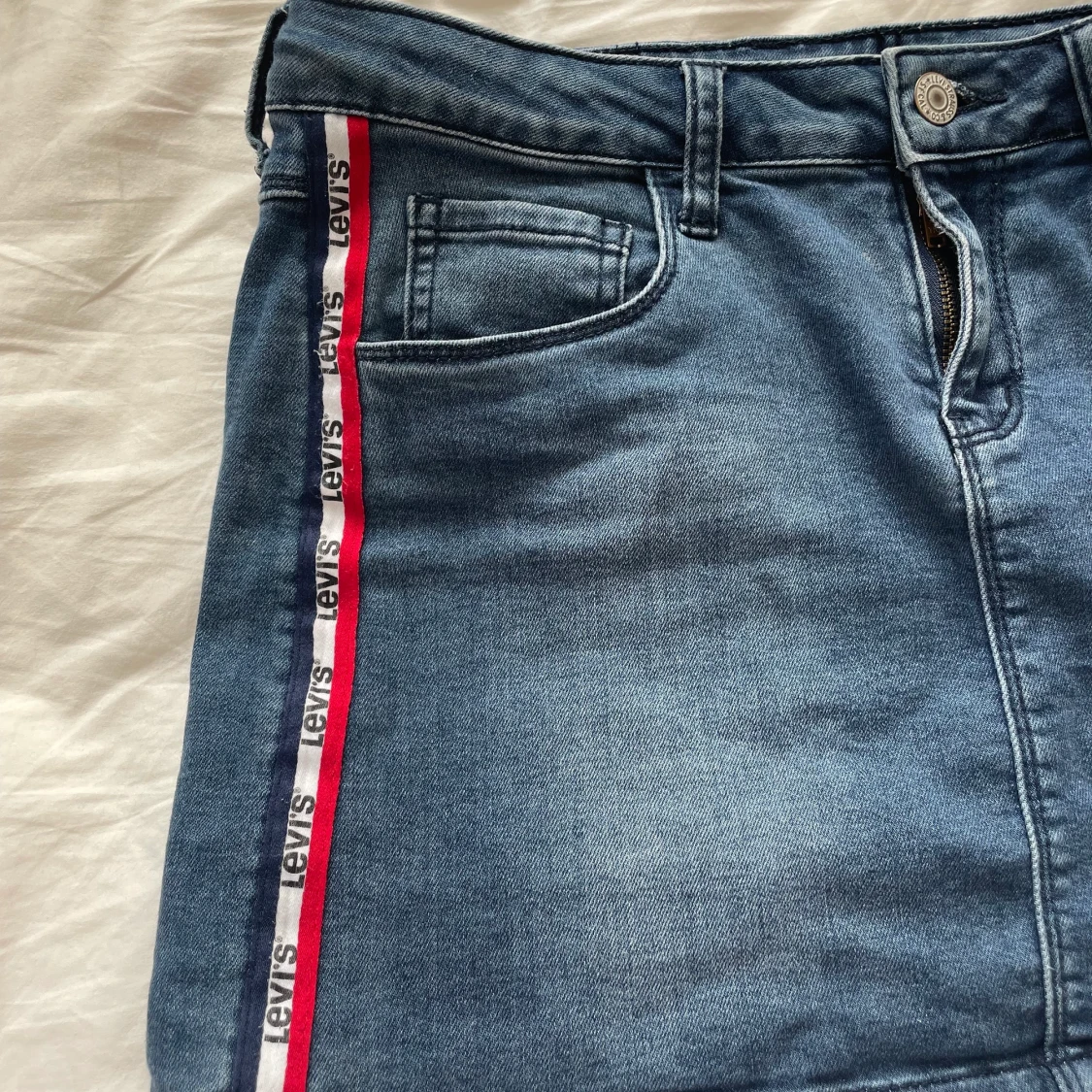 Levi's lowwaist miniskirt - 90