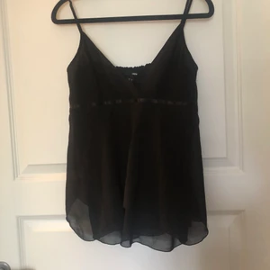Babydoll top  - Storlek 36, hittade i mammas förråd av kläder från 15 år sedan (oanvänd då hon återsäljer). 