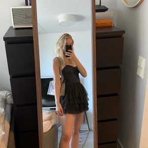 Festklänning med tyll - Galet snygg och unik festklänning!! 🤩 Storlek 36 💕