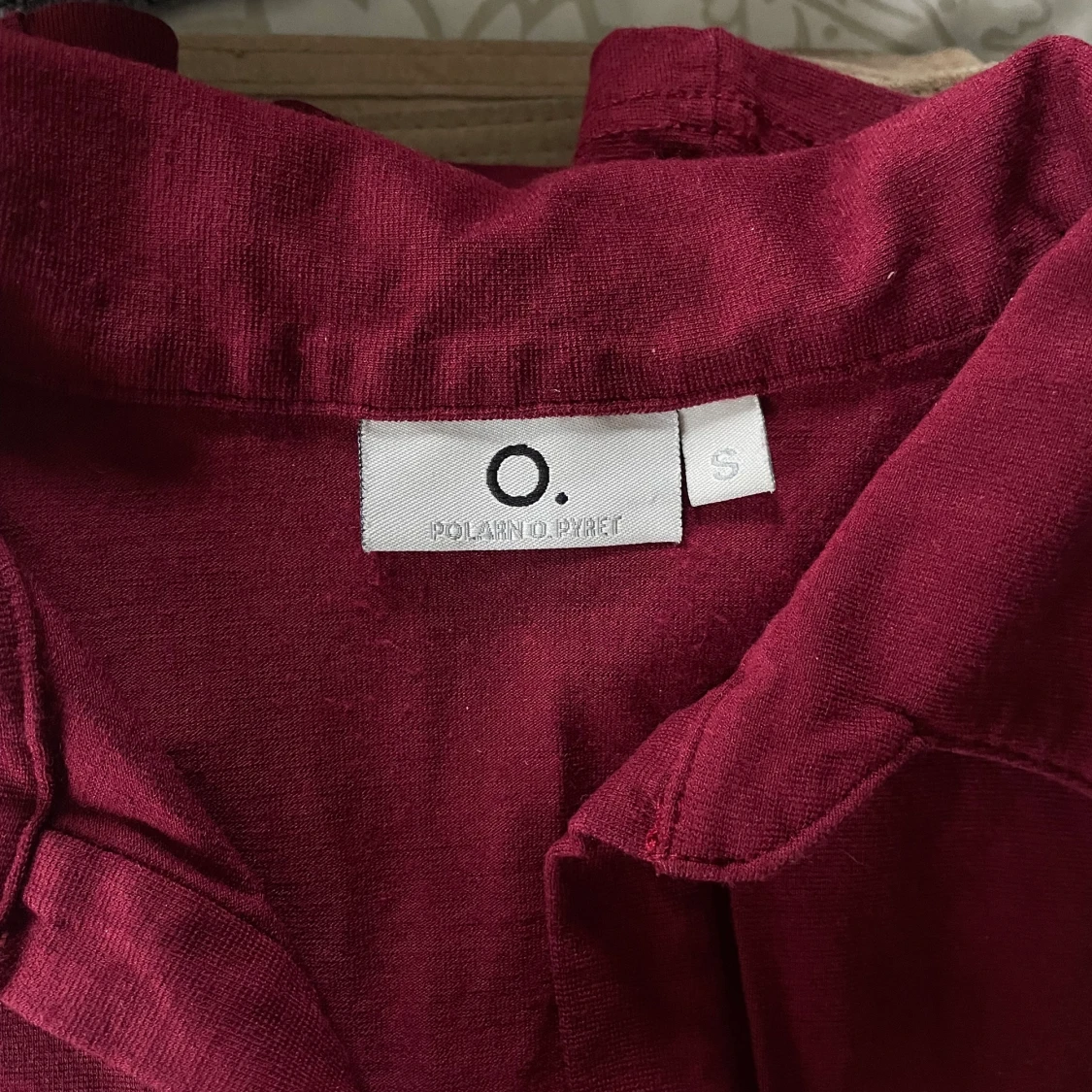 Vinröd tröja - 90