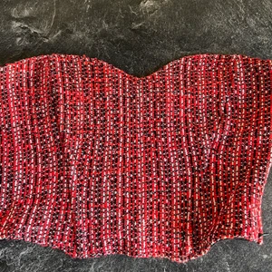 Skit snygg korset aktig topp - Köpt från zara men tyvärr för stor