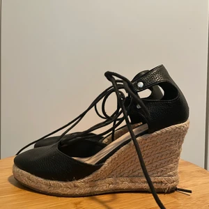 Kilklackar - Använda ca 5-10 gånger. Mycket bra kvalitet. Frakt tillkommer