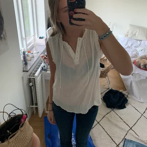 Blus - Vit fin blus från otherstories!