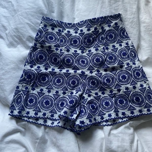 Zara shorts - Säljer dessa svin snygga zara shorts då det inte kommer till användning❤️❤️ Använda en gång men i jätte fint skick❤️ 