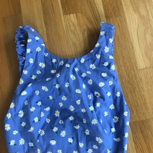 Topp zara öppen rygg  - Oanvänd storlek s. Lapp bortklippt.