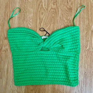 Bandeau topp Pull&Bear - Helt oanvänd bandeau topp från Pull&Bear, endast testad. Kan fraktas mot fraktkostnad! 