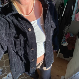 Manchesterjacka från zara strl XS - Superfin! Perfekt till hösten, har dock för många jackor och måste därför sälja ..