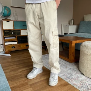 Sweet sktbs cargo pants - Använt få antal gånger Ljus beige färg