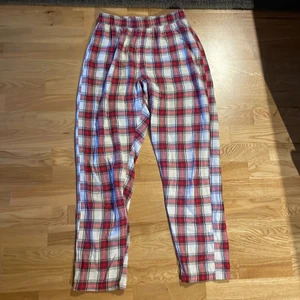 Mjukisbyxor hunkemöller - Superfina mjukisbyxor från hunkemöller säljer pga att dom är förkorta på mig (172) skulle nog sitta perfekt om du är runt 160-165  Ops köpare står för frakt