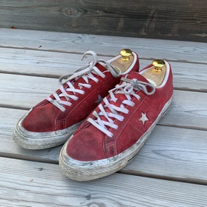 Converse röda - Ganska använda men inga större skavanker