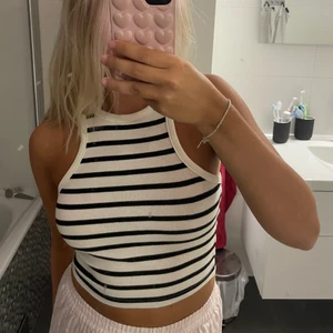 Randigt linne - Randigt linne från HM. Storlek XS🤍