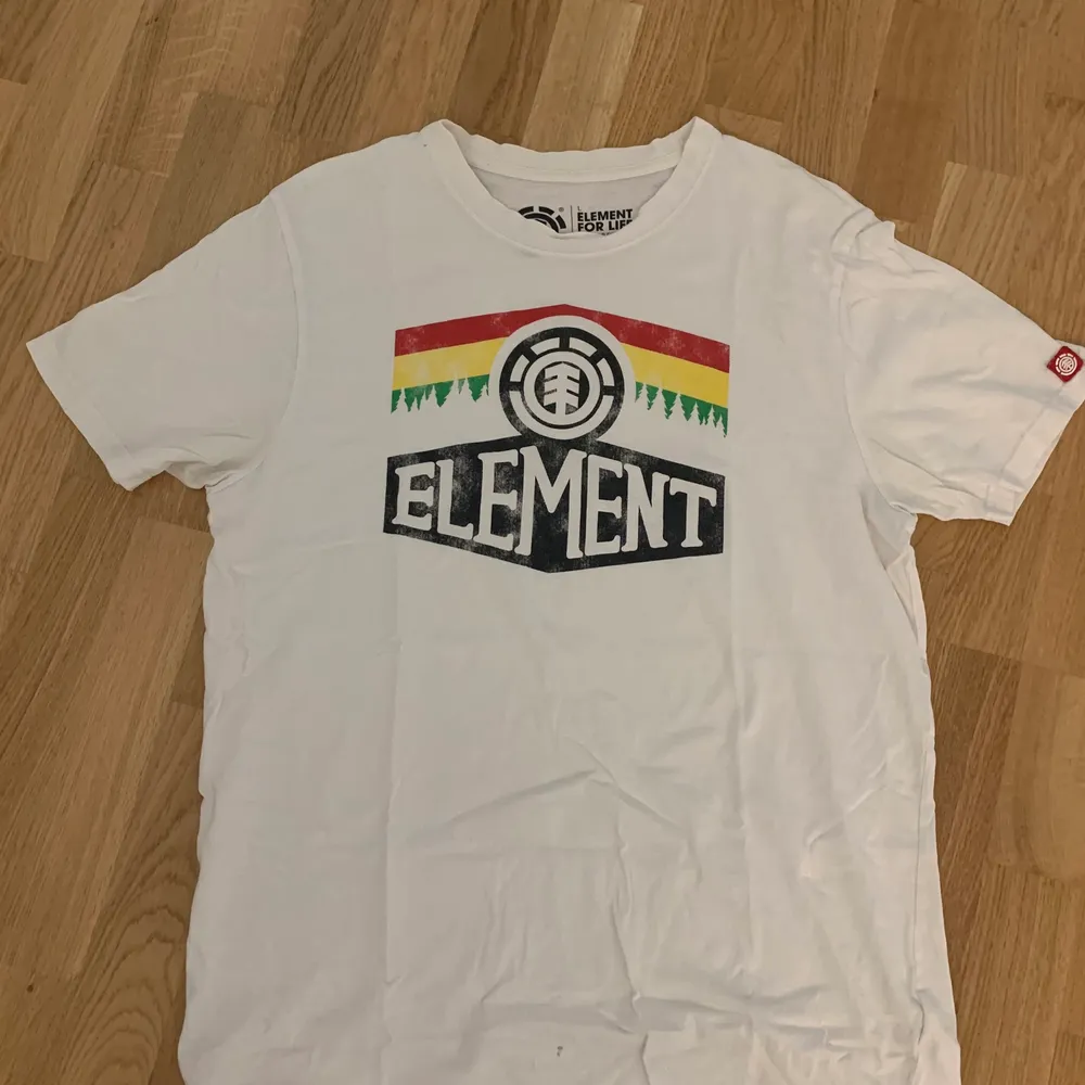 Element tshirt. T-shirts.