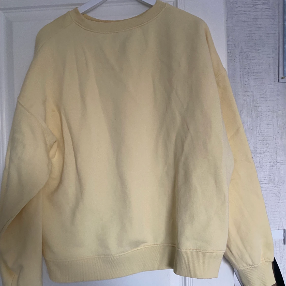 Ljusgul sweatshirt đ