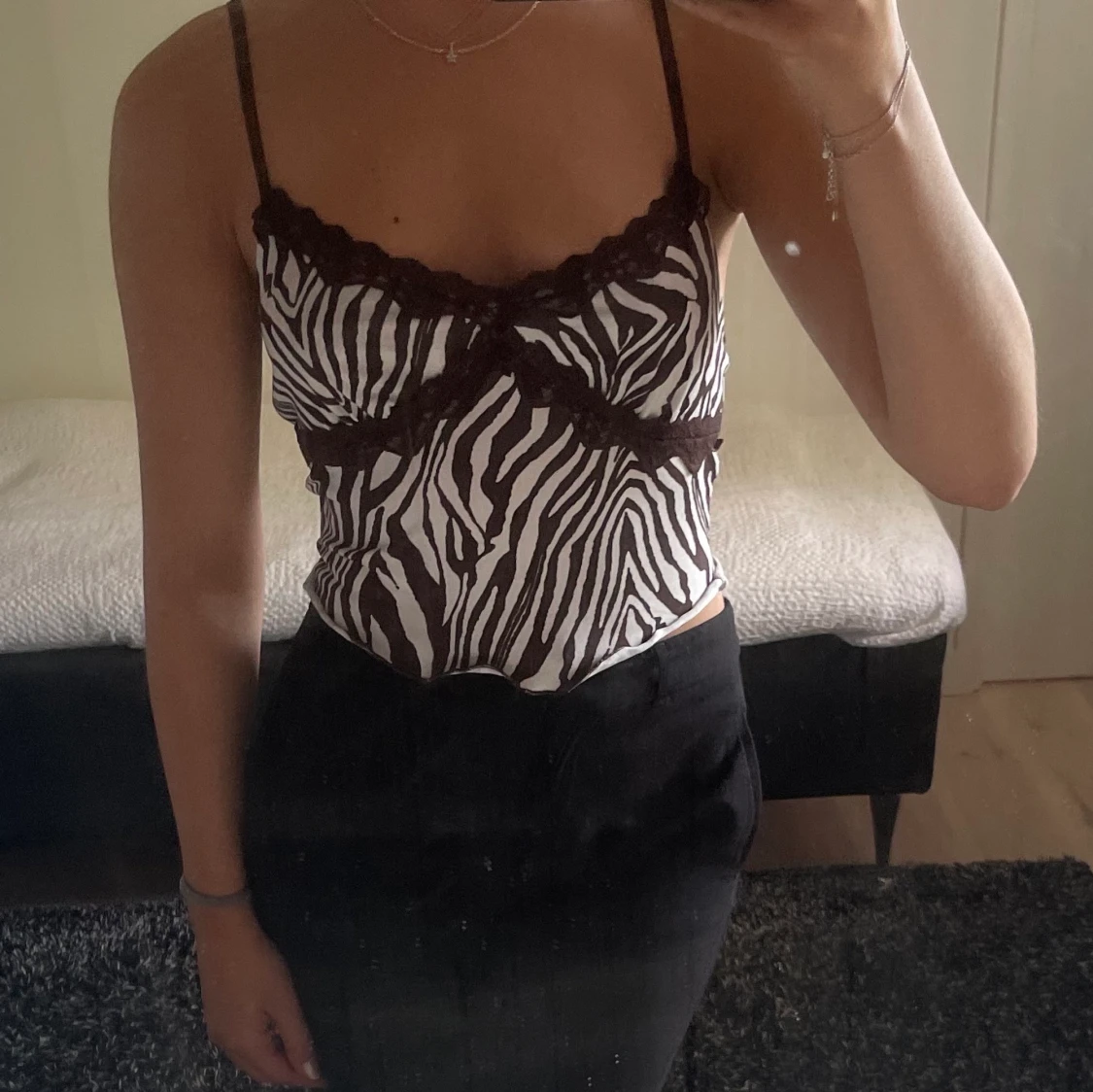 Brunt och vitt linne  - 90