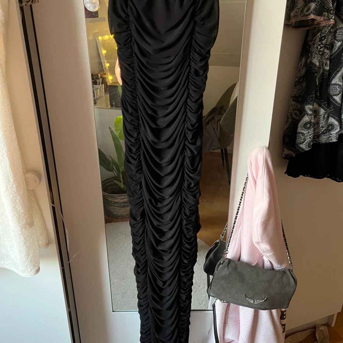 Suuuperfin figurnära Långklänning! - 90