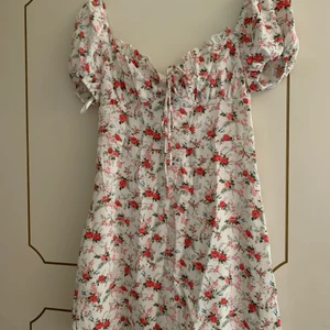 Sommarklänning från Shein - Strl M