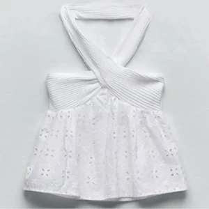 Zara topp - Halterneck, bandaue Top i vitt strl S  Högsta bud 29/7 180 kr 🥰