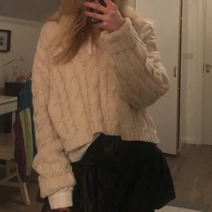 Stickad tröja  - Använd typ en gång