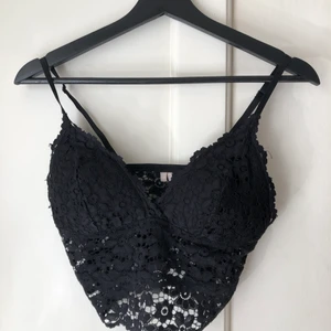 Spetstopp från Nelly • strl M - Oanvänd spetstopp från Nelly i storlek M. 