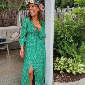 Grön adoore  - Supersöt adoore klänning!! Använd varsamt, nypris 1500