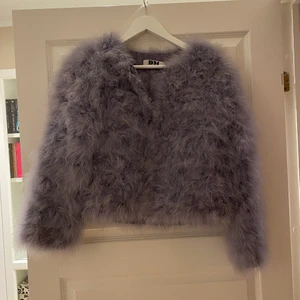 päls jacka  - Jacka från Dennis Maglic i bra skick! 100 kr + frakt eller mötas upp🤍