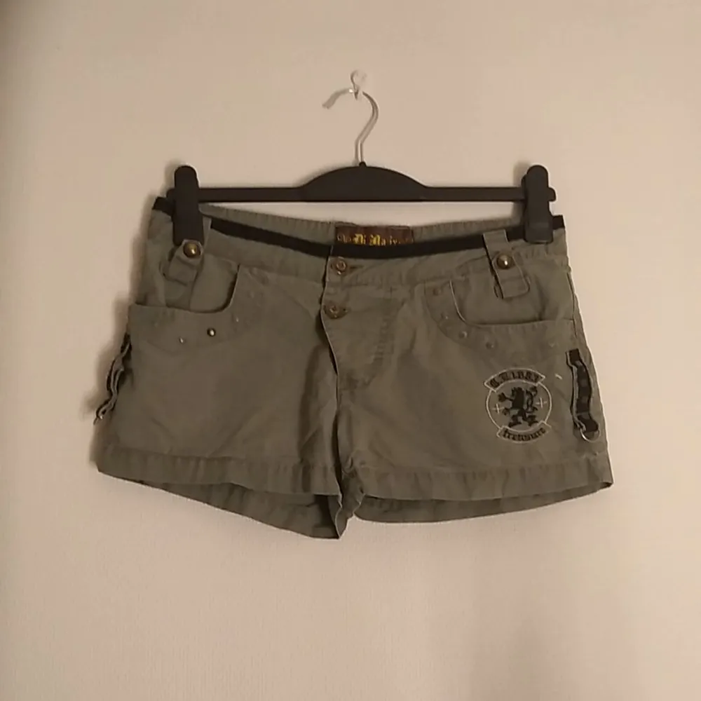 Ett par jättefina gröna shorts använd en gång typ jätte fina  (Du står för frakten). Shorts.