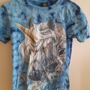 Unik tröja hästmotiv - En häftig tröja med hästmotiv storlek s 