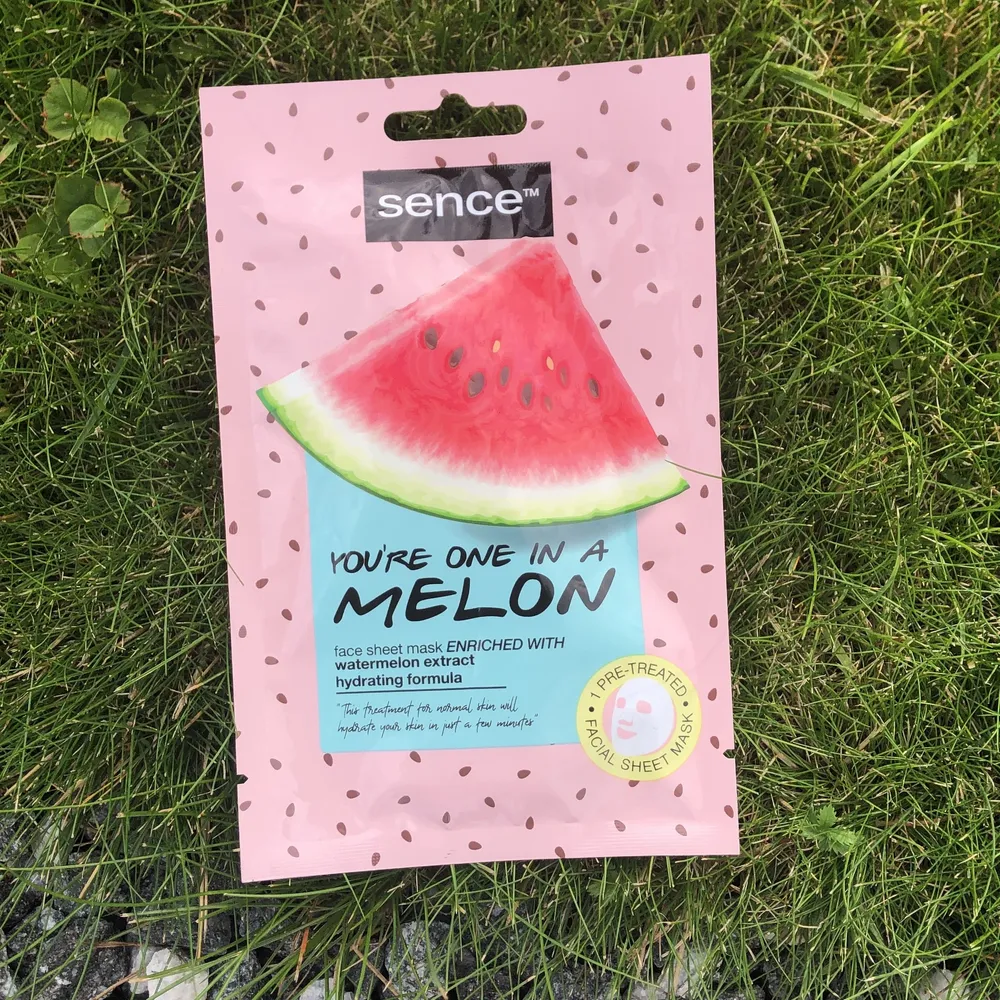 En sheet mask vattenmelon 🍉 hydrating formula.        13kr frakt . Övrigt.