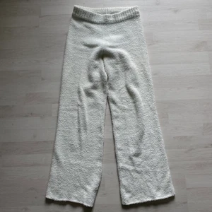 Mjukisar  - De mysigaste fluffiga brallorna som finns!! Perfekt på vintern när det är kallt utomhus🥺