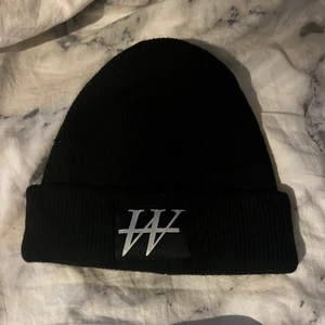 Carin Wester mössa - nästan orörd mössa.  Inte stickig, varm och skön