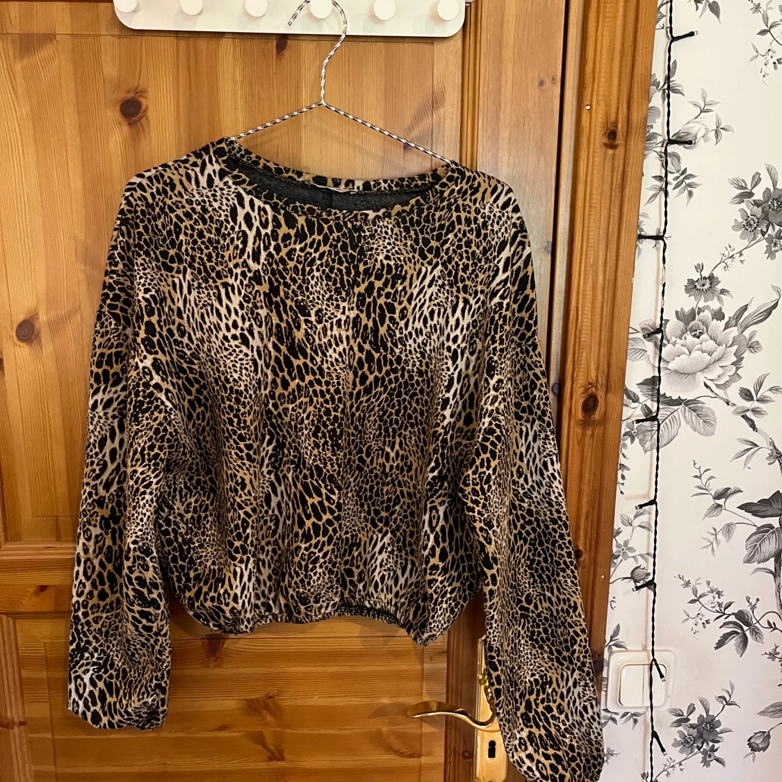 Leopardmönstrad topp
