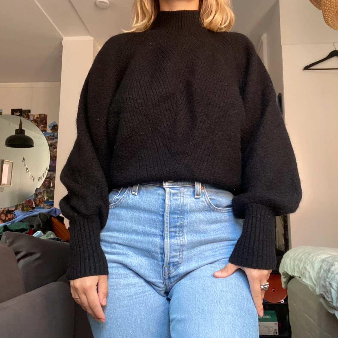 Svart stickad tröja