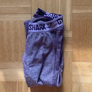 Gymshark leggings - Gymshark flex leggings i storlek S, passar även om man har M, välanvända men fint skick