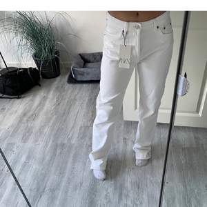 Mid waist straight jeans från zara💕