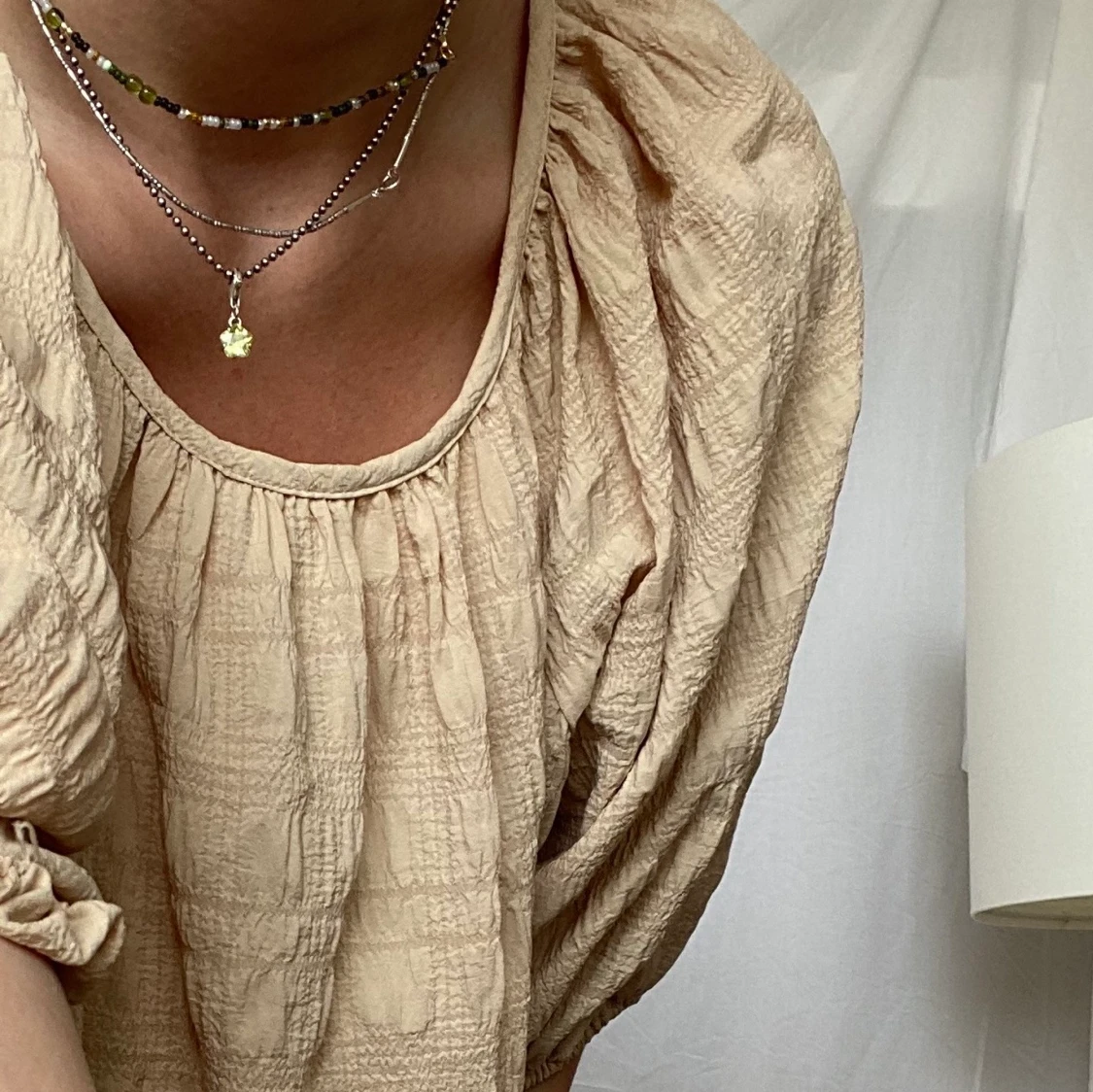 Creppad beige klänning - 91