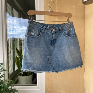 Jeanskjol - Jeanskjol från Cubus, dessvärre för stor för mig. Kan hämtas i Telefonplan alternativt fraktas och då står köparen för frakt 🌸