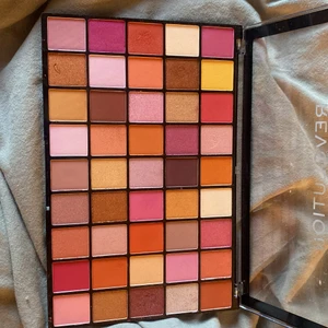 Ögonskugga - Helt oanvänd ögonskugga å rosa å lilla färger