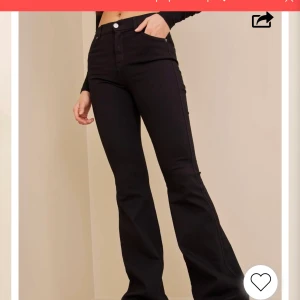 Dr denim - Ett par helt nya svarta bout cout byxor från dr denim som jag aldrig har använt. I storlek m/34. Dom är väldigt stretchiga så skylla säga att dom passar både s och m. 