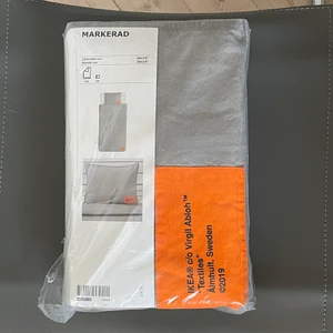 Sängkläder Virgil Abloh x Ikea - Oöppnade, köpte dem 2019 när de släpptes.   Mått osv på 3e bilden   