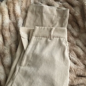 Ginatricot Manchester byxa - Stl 38 köpta för länge sen 