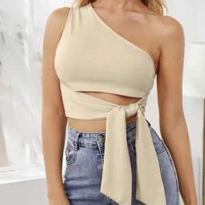 Fest/sommar topp - Beige sommar eller fest topp med knytning