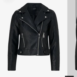 Skinnjacka  - Super snygg jacka från Vero Moda!! Älskar men tyvärr för liten. Köpt för 600💕knappt använd så i nyskick. 200+frakt (priset kan diskuteras)