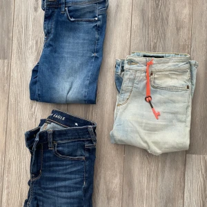 Jeans byxor  - Letar du efter snygga jeans nu till våren? Då har du kommit helt rätt! Just nu får du dessa tre godingar (nypris värde ca 3500kr) för endast 150kr + frakt. Passa på att köpa innan 26/2 så får du gratis frakt😍