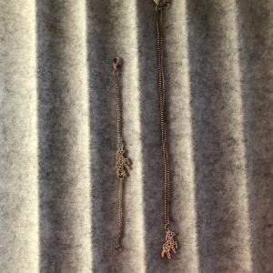 Häst armband och halsband i guld - Super söta guldiga häst halsband och armband💕 Halsbandet: 30kr, Armbandet: 25kr, Båda: 50kr, köparen står för frakt❤️