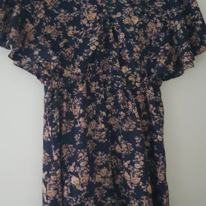 Oanvänd klänning xs, s - Köpt på Shein för 97 kr, oanvänd 