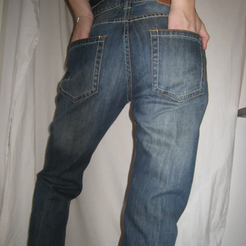 Nyskick! Passar 38(M) jag är 174 cm. Tryck inte på köp nu utan skriv till mig först 💌. Jeans & Byxor.